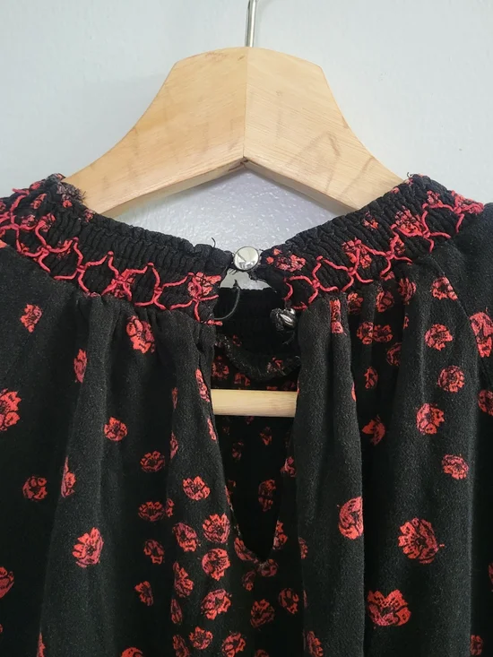 FREE PEOPLE Size XS Smocked Floral Blouse Black Red Boho Peasant Top - Picture 7 of 11